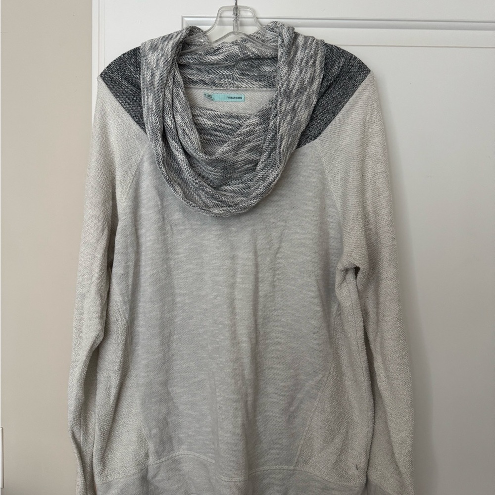 Maurices Heathered Gray and White Sweater